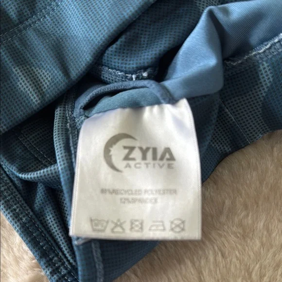Zyia Women's Blue Camo Sports Bra - Picture 4 of 4